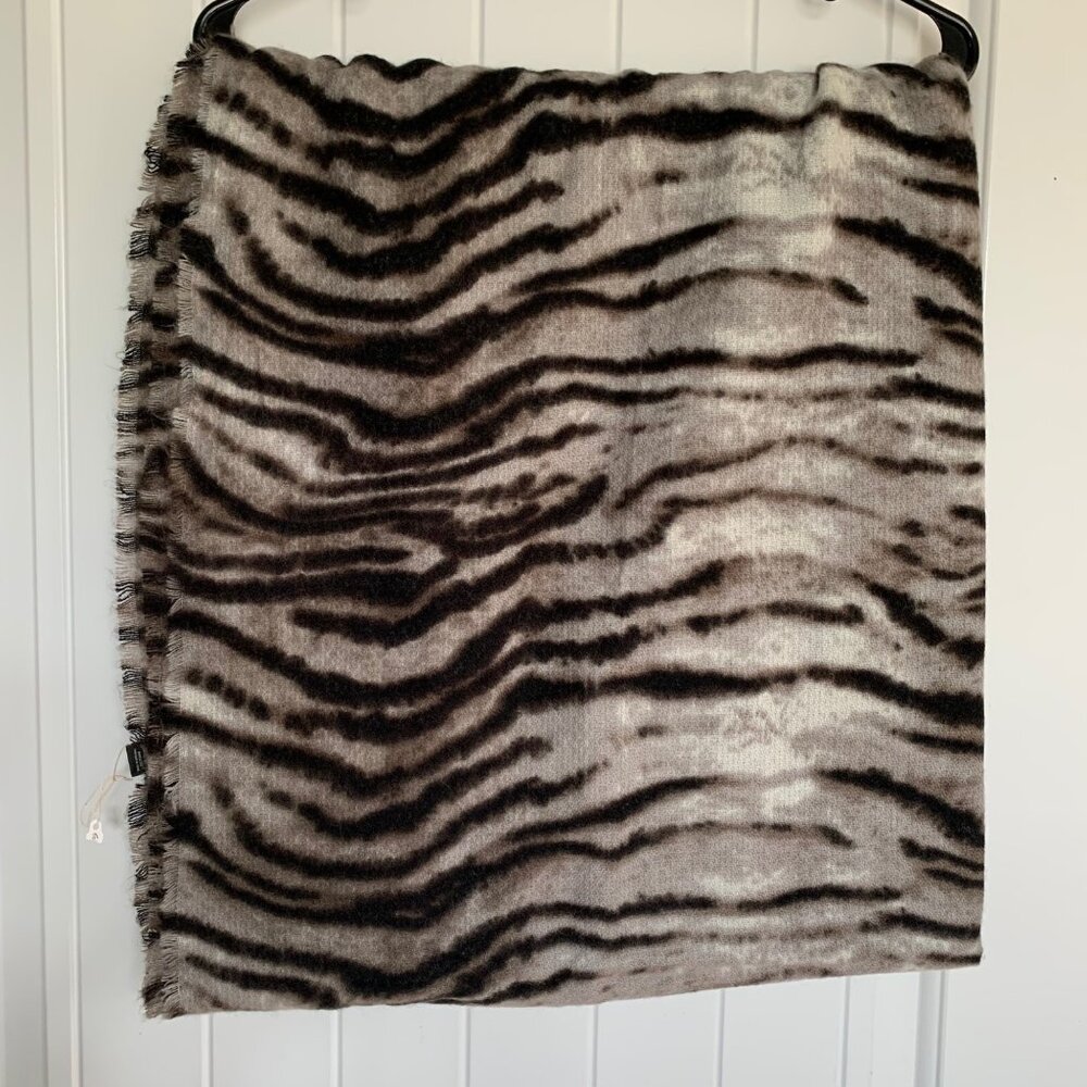Zebra Print Shawl Black White NWOT